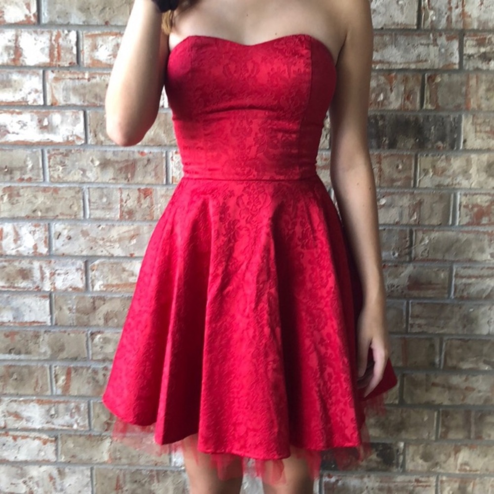 Strapless short red sweetheart homecoming dress